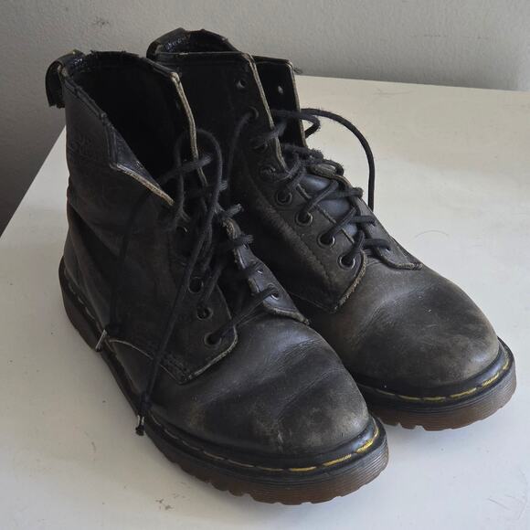 Vintage Dr. Martens 1460 Boots – Made in England – UK 5 / US Women’s 7 - Picture 1 of 4